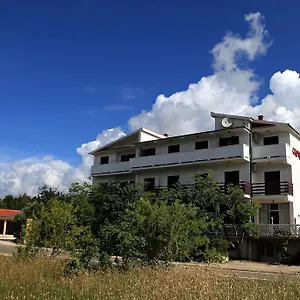 Gasthuis Rajna, Starigrad Paklenica